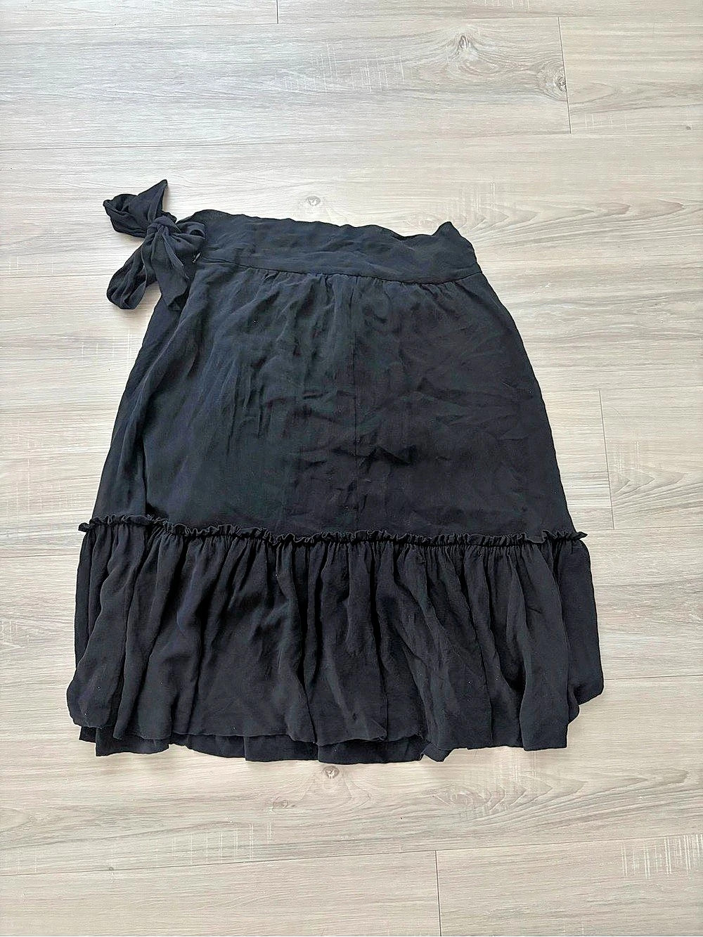 BCBGMAXAZRIA Black 100% Silk Ruffle Side Tie Midi Skirt Medium